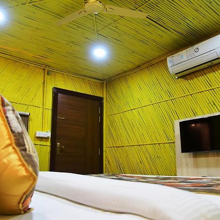 Hotel Bamboo Castle Jaipur Bagian luar foto