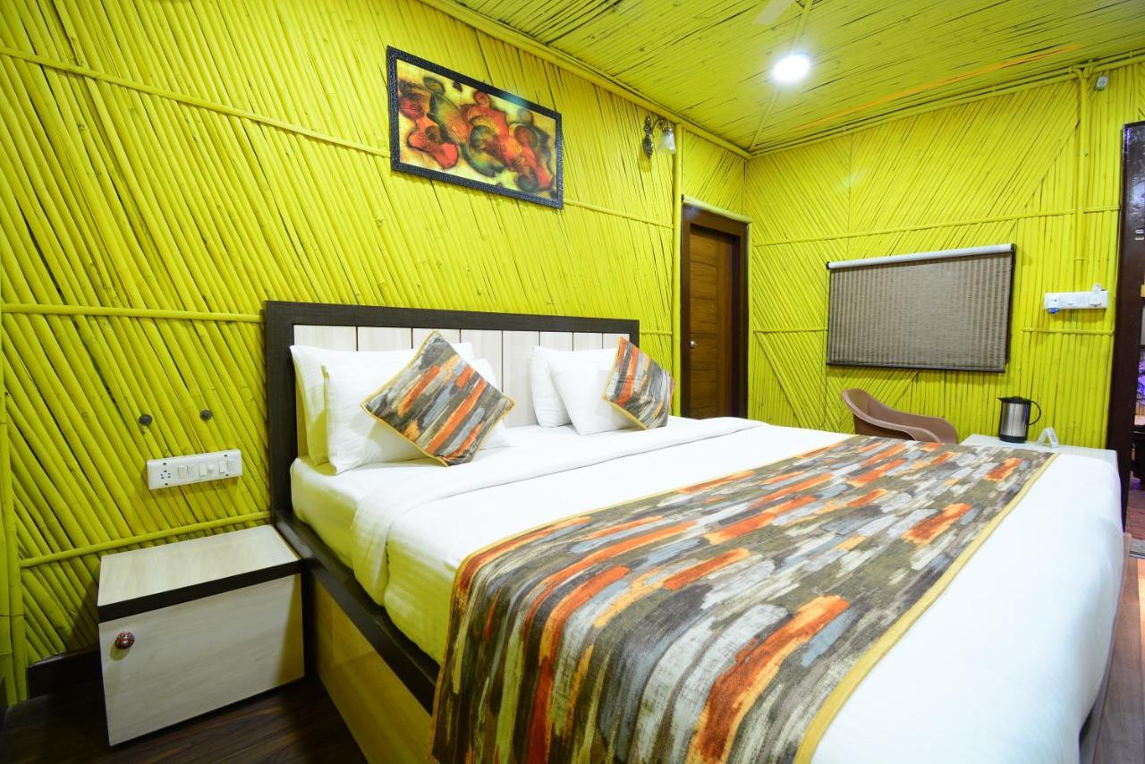 Hotel Bamboo Castle Jaipur Bagian luar foto
