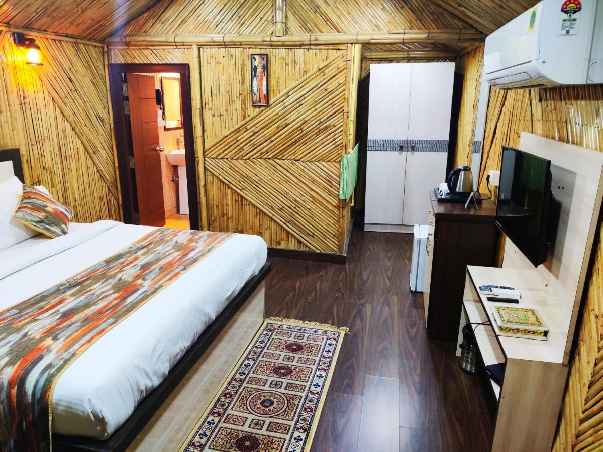 Hotel Bamboo Castle Jaipur Bagian luar foto