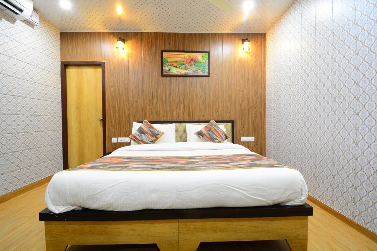 Hotel Bamboo Castle Jaipur Bagian luar foto