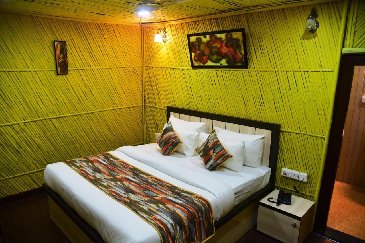 Hotel Bamboo Castle Jaipur Bagian luar foto