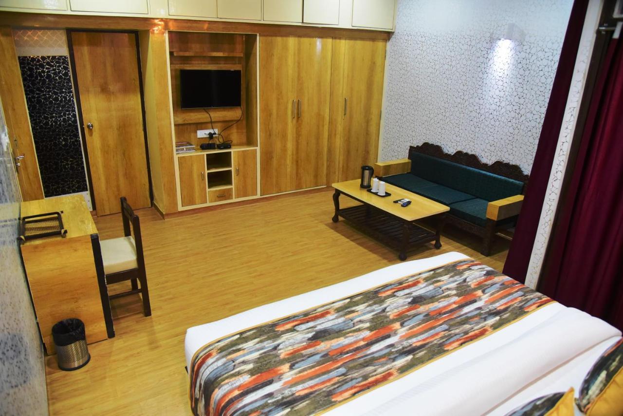 Hotel Bamboo Castle Jaipur Bagian luar foto